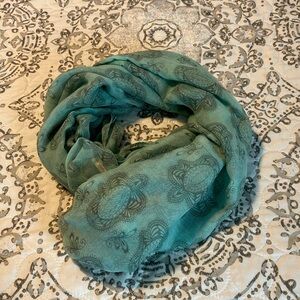 Scarf, mint green, lightweight, good condition